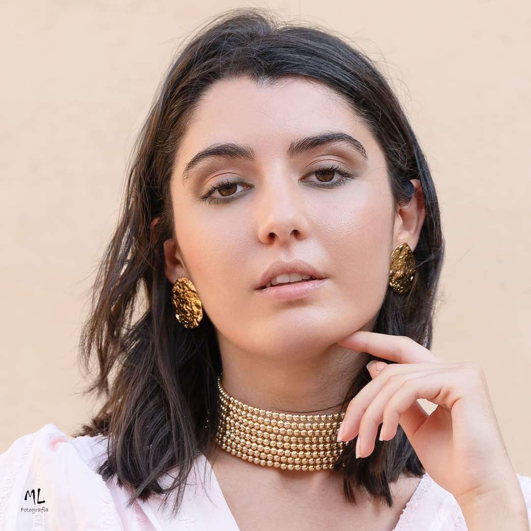 Pendientes relieve dorado