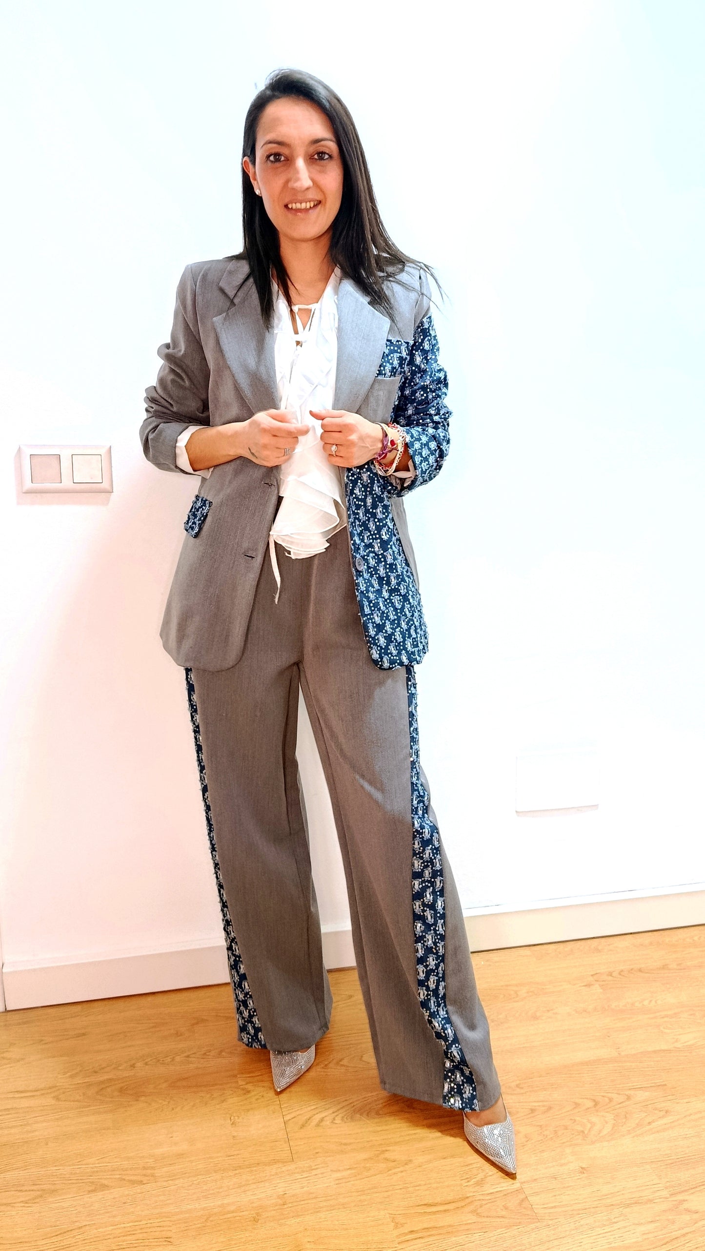 CONJUNTO GRIS